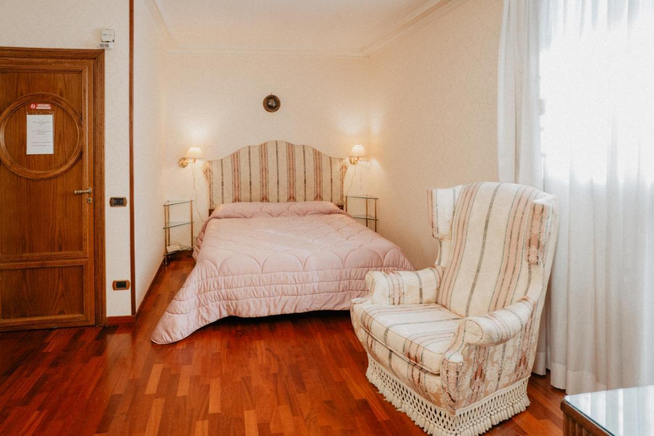 Villa Luigi XVI Taranto Eksteriør billede